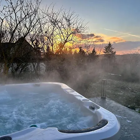 アパート Moselurlaub Am Stabenhof, Whirlpool, Natur Und Grill ブローデンバッハ
